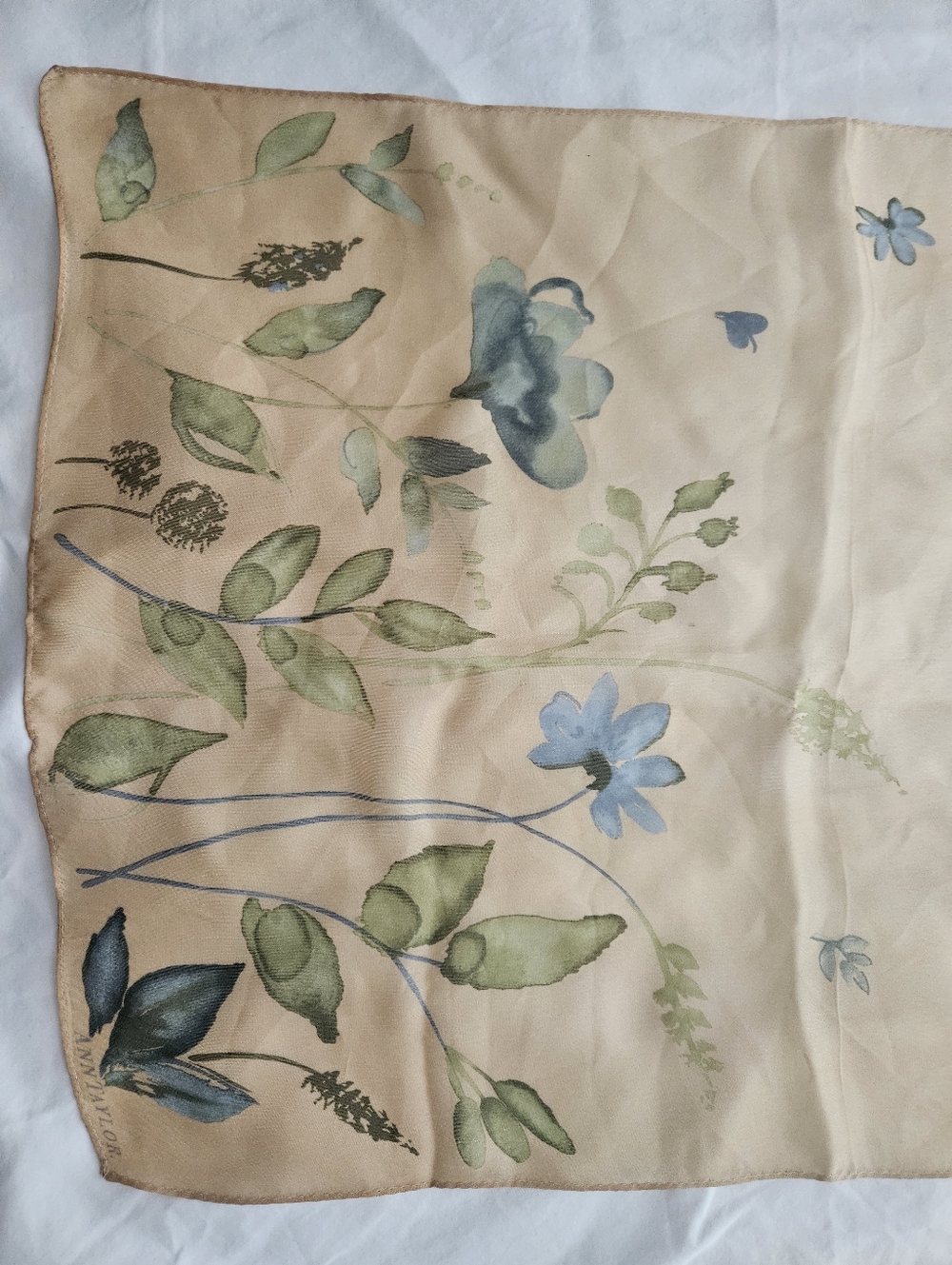 ANN TAYLOR Ivory Floral Border Oblong Scarf | SZ 43" - Picture 5 of 8